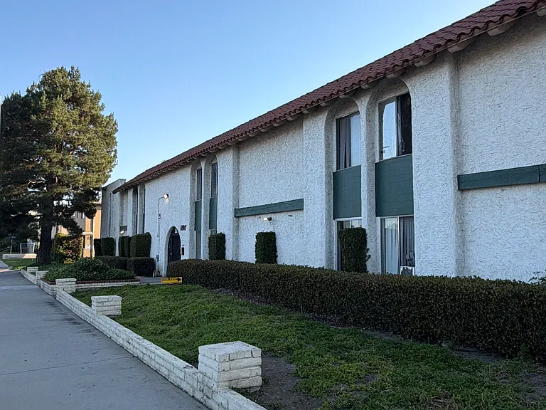 Whitsett III — Photo 5