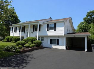 12840 Point Pleasant Dr, Fairfax, VA 22033