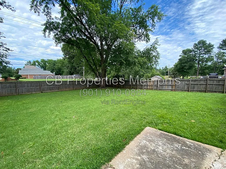 6930 Autumnhill Ln — Photo 13