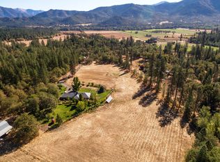 16282 Watergap Rd, Williams, OR 97544
