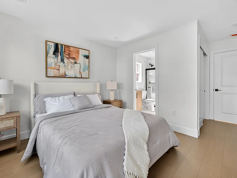 2710 T St #1 — Photo 17