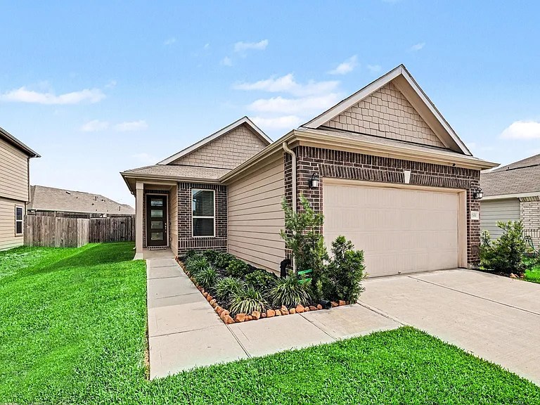 41530 Stampede Stream Dr — Photo 2