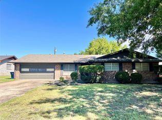 2411 Cindy Ln, Denison, TX 75020