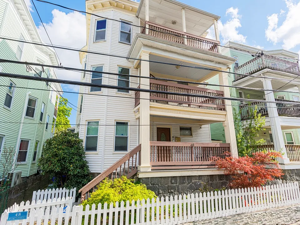 48 Burt St #2