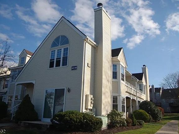 2nd image of 1410 Pinhorn Dr