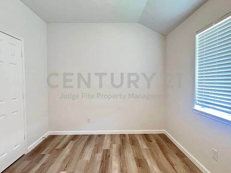 1741 Ironworks Dr — Photo 13