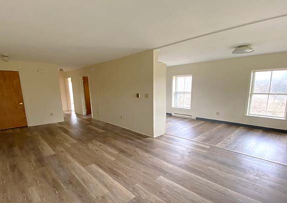 4th image of 82 South St Unit 3