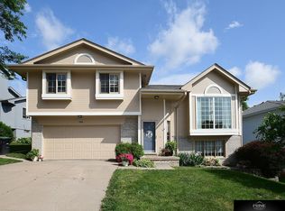 12118 Bedford Ave, Omaha, NE 68164