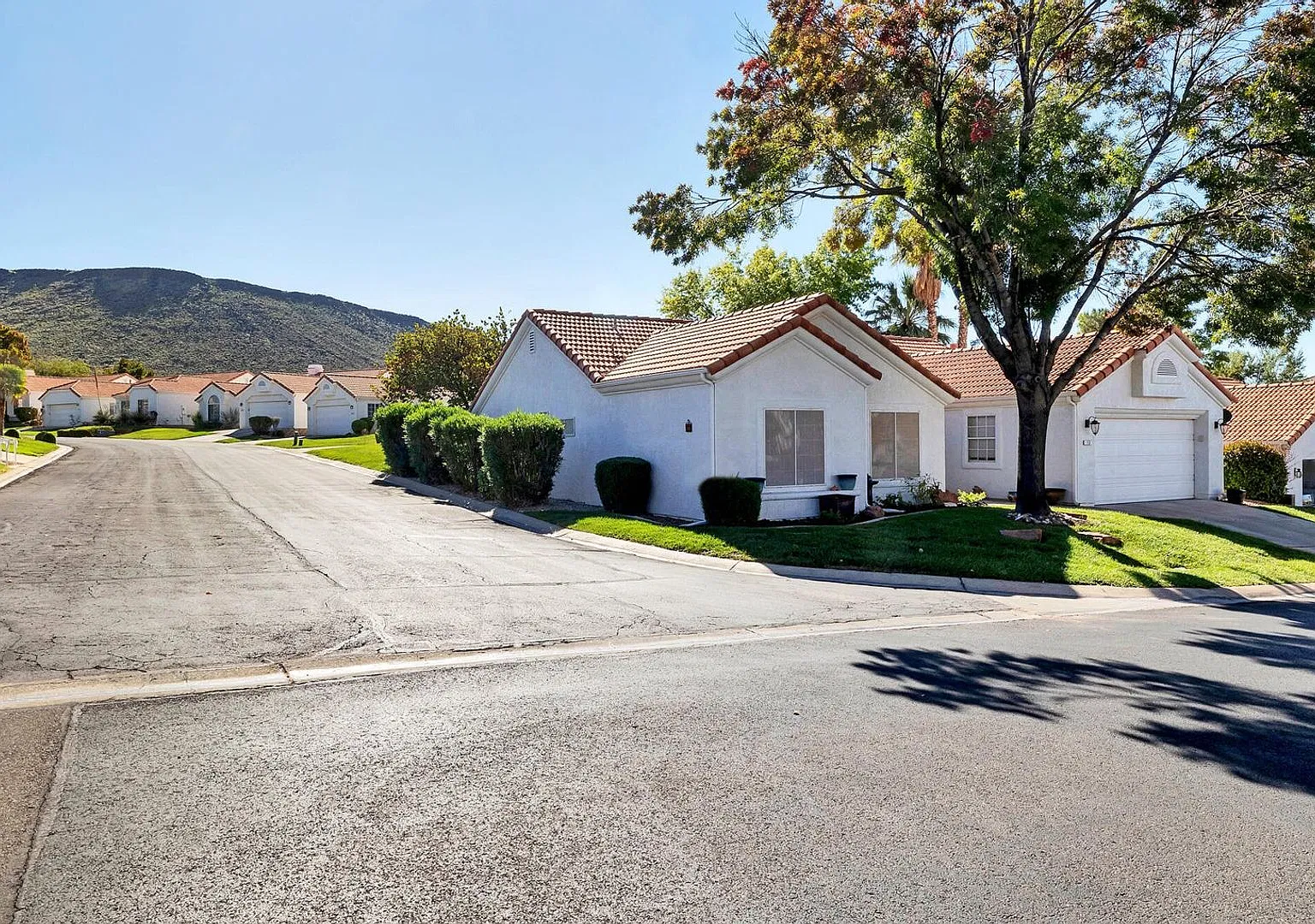 39 N Valley View Dr — Photo 3