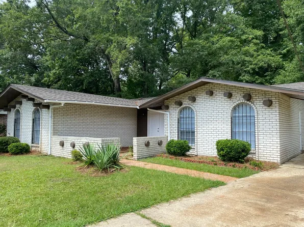 1429 Dunbarton Rd, Montgomery, AL 36117