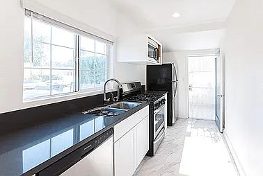 4th image of 2937 Gracia St #1