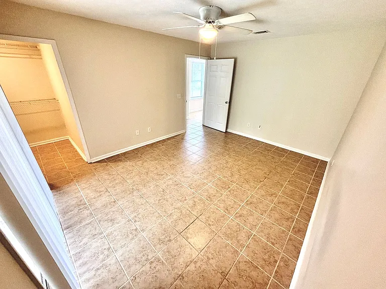 2405 Allison Ave — Photo 9