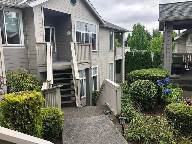 16714 Cobblestone Dr #103 — Photo 3