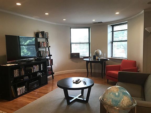 2nd image of 84 Gainsborough St Unit 203W