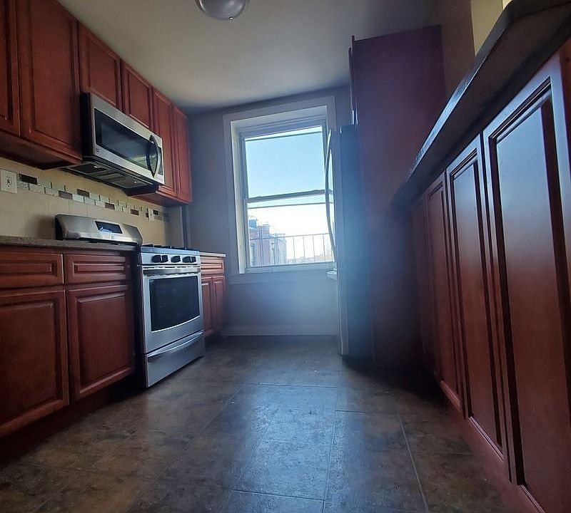 1st image of 1048 Nostrand Ave #3