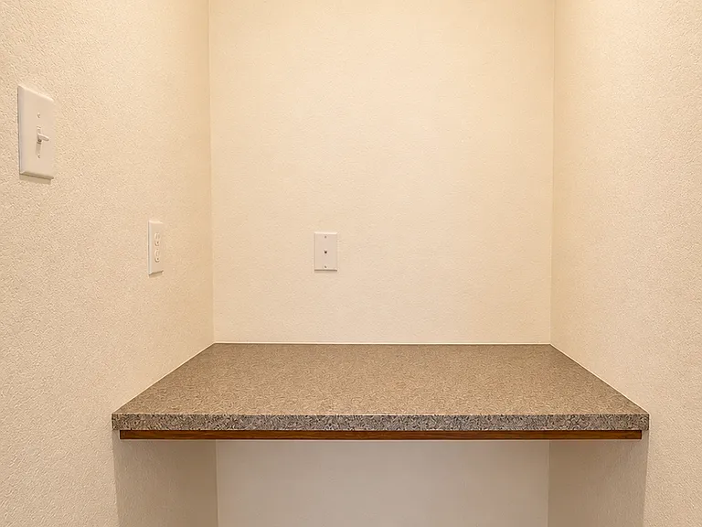 1529 Justin Loop — Photo 11