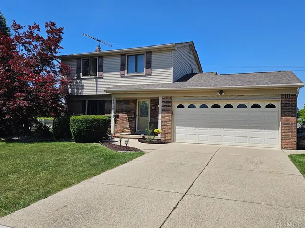 2919 Fox Hill Dr, Sterling Heights, MI 48310