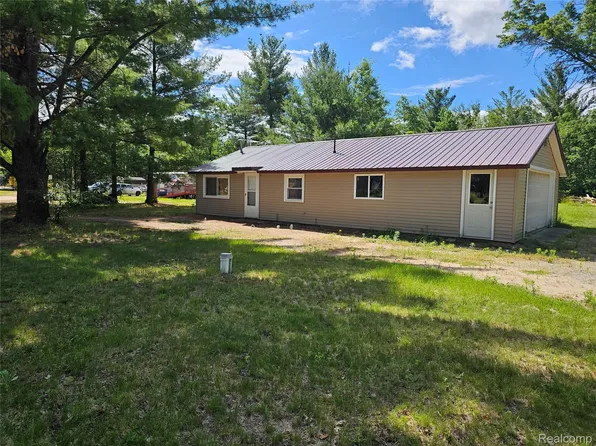 1590 Michael Dr, Alger, MI 48610
