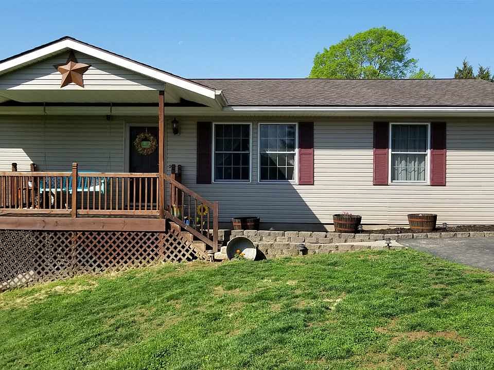 1st image of 608 W 10th St