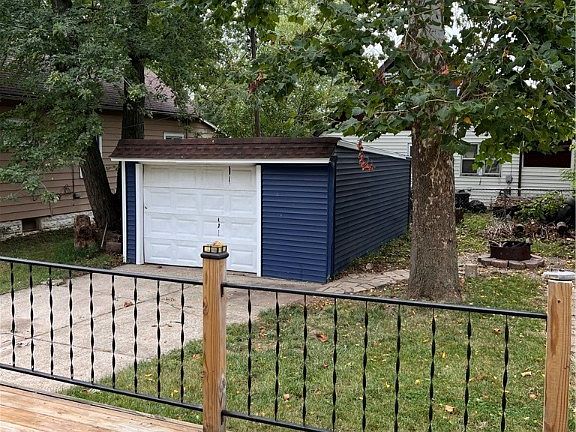 4th image of 5601 Flowerdale Ave