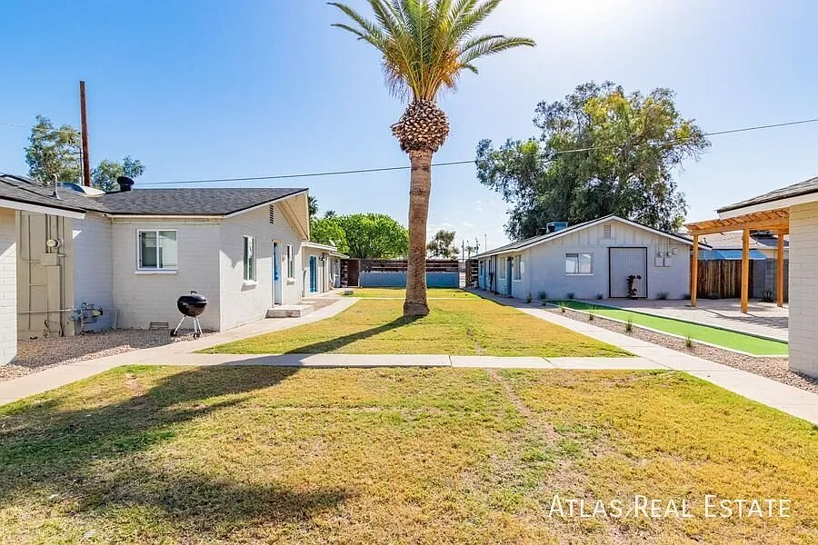 $650 Move-In Special! Beautifully Remodeled 1 Bed, 1 Bath — Photo 4