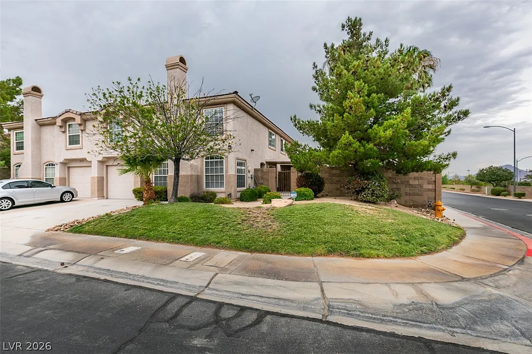 3 bed, 2.5 bath, 1508 sqft, $1,695 — Photo 2