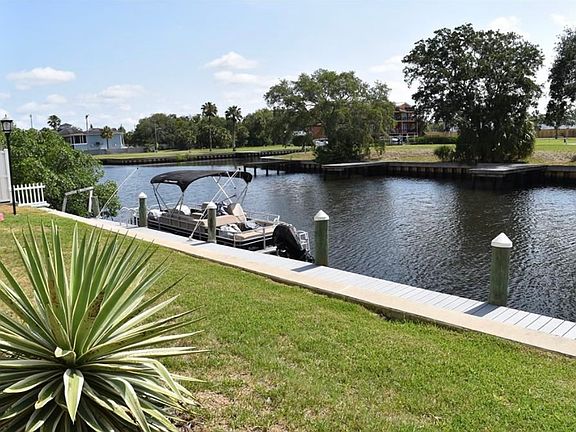 2nd image of 404 Moorings Cove Dr