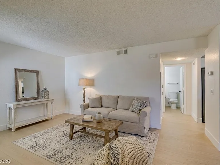 1800 Edmond St #124 — Photo 8