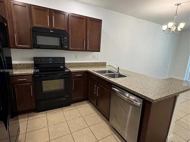 917 SW 147th Ave #2006 — Photo 6