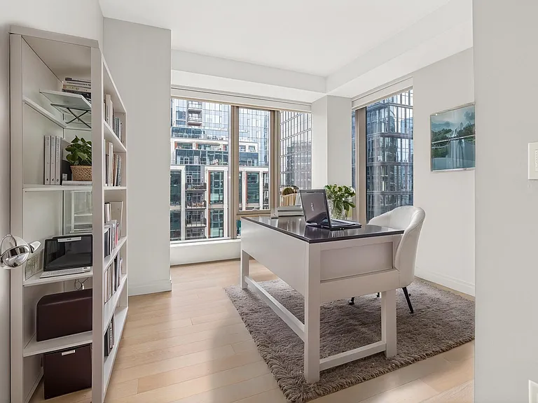 133 Seaport Blvd #1509 — Photo 8