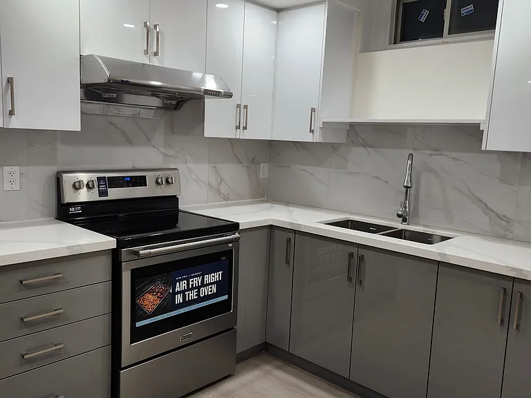 2238 Gladacres Ln #BASEMENT — Photo 7