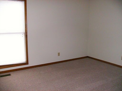 4th image of 2035 Eastcastle Dr SE