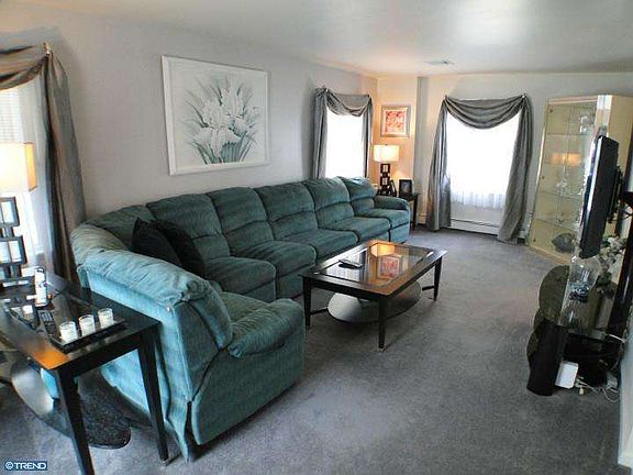 4th image of 15 E Cooke Ave