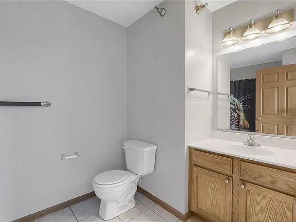 5th image of 1321 Lake Dr APT 218