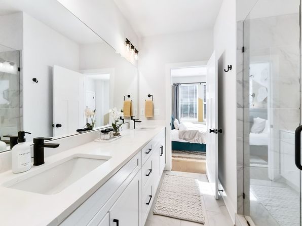 charlotte-north-carolina-448464058 picture