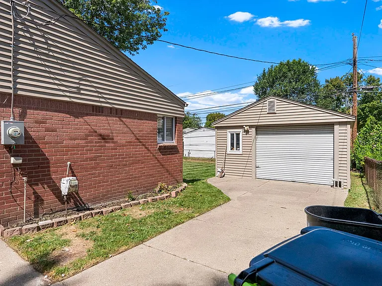 1257 Jerry Ave — Photo 27