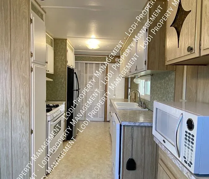 6192 E Acampo Rd #B — Photo 3