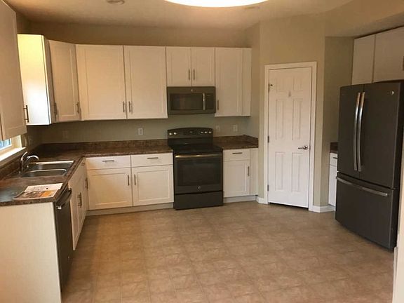 3rd image of 6457 Elsinor Ct