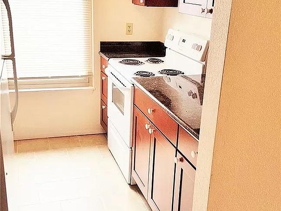 3rd image of 12707 NE 118th St APT 1