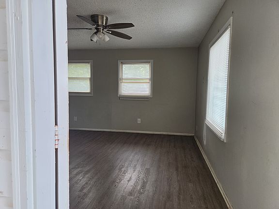 2nd image of 3009 Malloy St