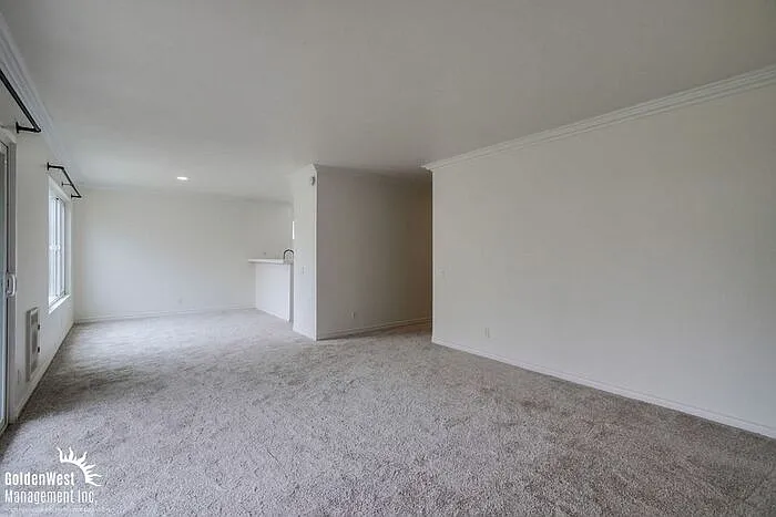 2 bed, 2.0 bath, 978 sqft, $2,995 — Photo 4