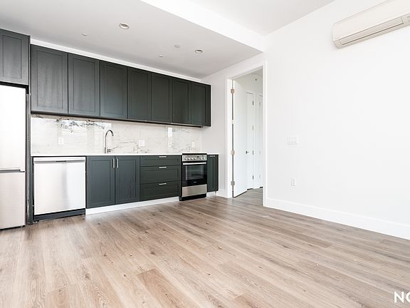 3rd image of 322 Grand Concourse APT 912
