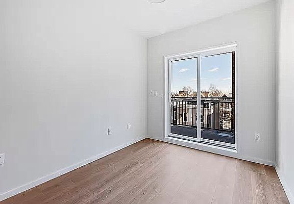 5th image of 977 E 34th St #4G
