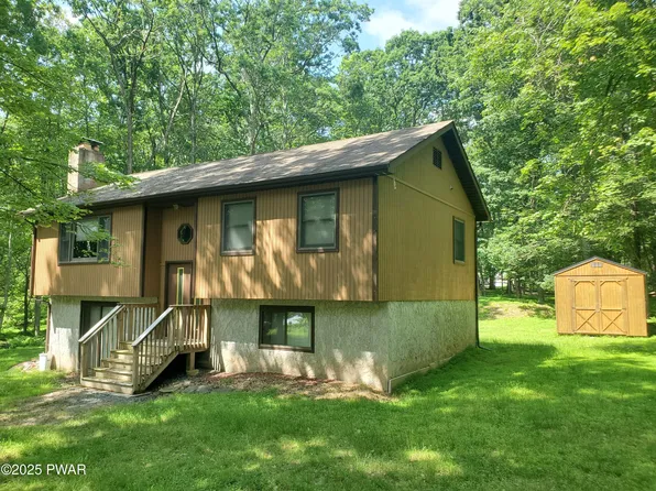 153 Deer Trail Dr, Hawley, PA 18428