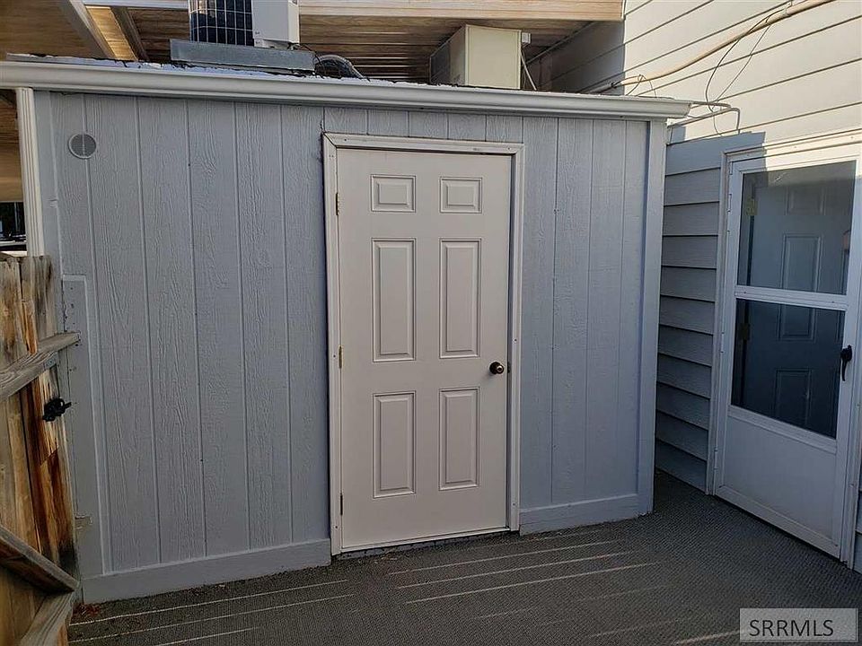 2nd image of 1105 Booth Dr