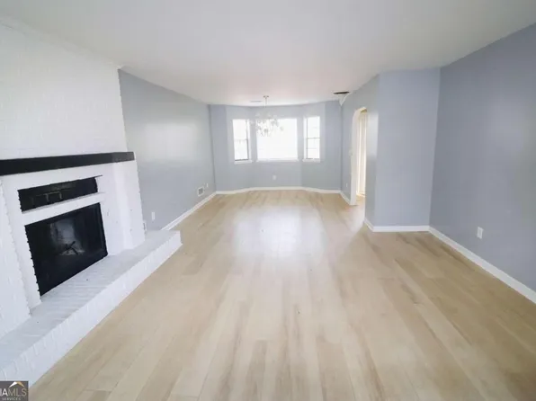 948 Lake Drive Ct, Stone Mountain, GA 30088