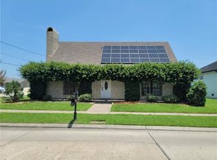 1301 E Genie St, Chalmette, LA 70043