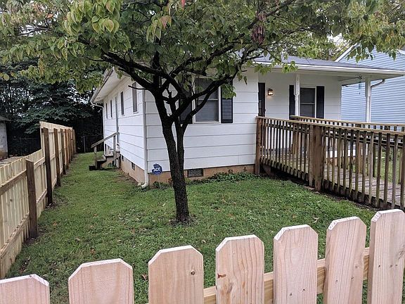 2nd image of 1112 Liggett St