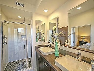 4th image of 14 Brownstone Way
