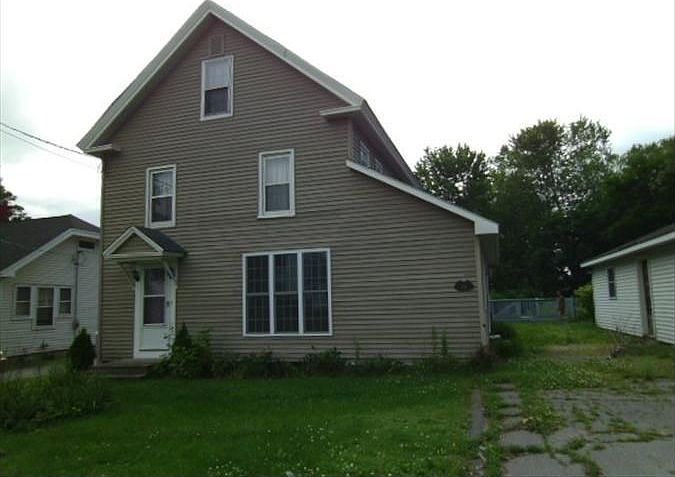 2nd image of 246 Main St